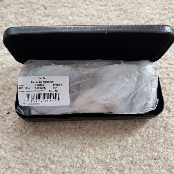 ALEXANDER MCQUEEN Women's AM0124SK 59mm - Picture 9 of 11